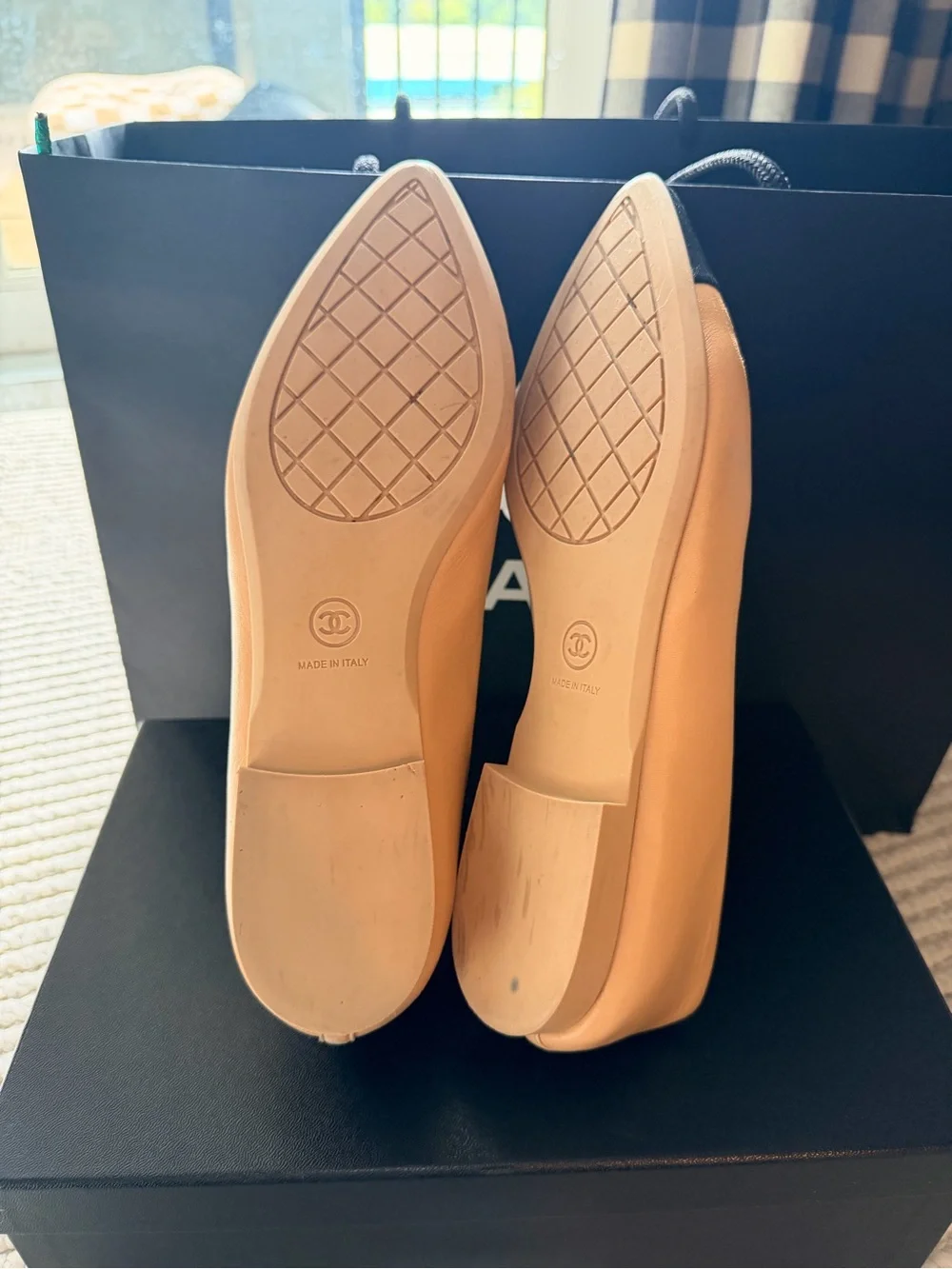 CHANEL Lambskin Beige Leather Flats with Black Cap Toe sz 40